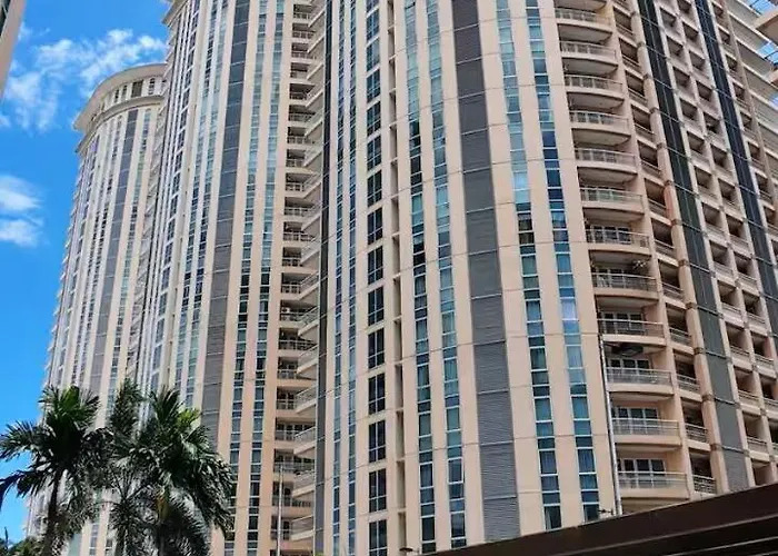Venice Luxe Twin Bed , Kitchen, Sauna, Pool, For 3 Guests Only Manila