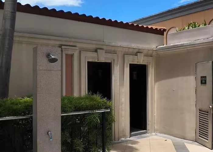 Venice Luxe Twin Bed , Kitchen, Sauna, Pool, For 3 Guests Only *