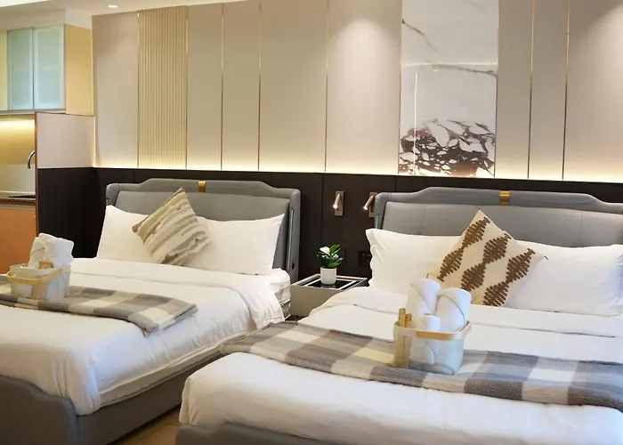 Venice Luxe Twin Bed , Kitchen, Sauna, Pool, For 3 Guests Only